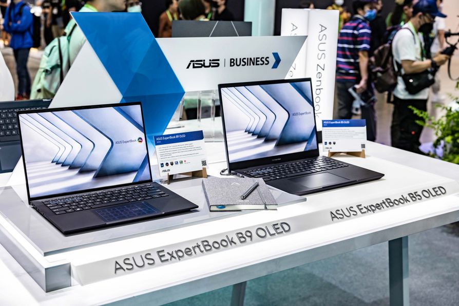 ASUS ExpertBook B9 OLED(B9403)、ASUS ExpertBook B5 OLED(B5602)。